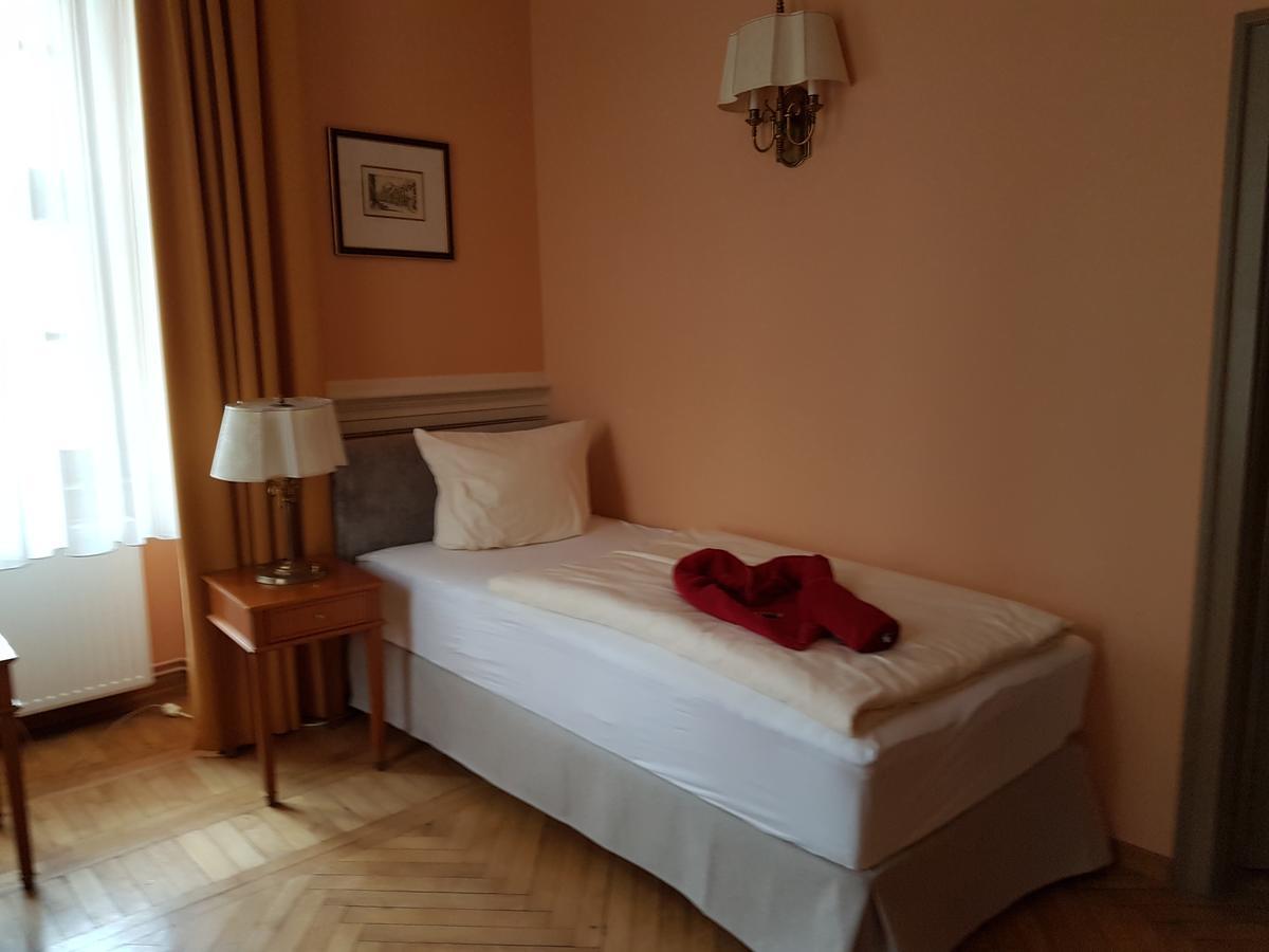 Stadtschloss Hecklingen*** Hecklingen  エクステリア 写真