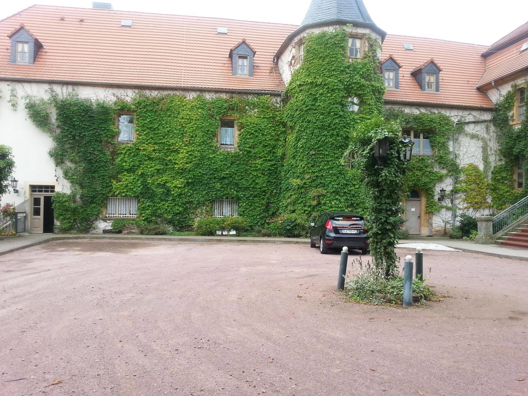 Stadtschloss Hecklingen*** Hecklingen  エクステリア 写真